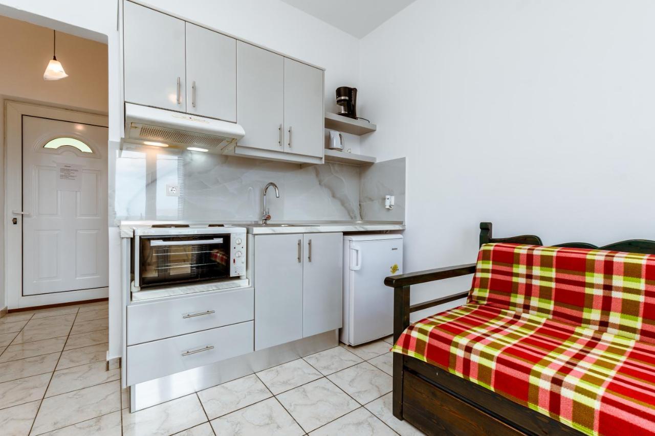 Asterina Seaside Apartments Kalýves Eksteriør bilde