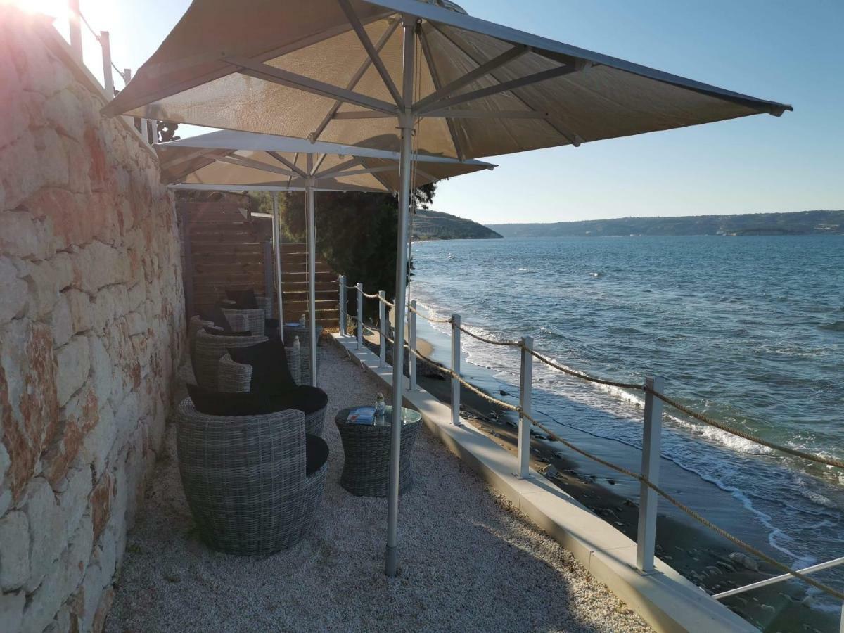 Asterina Seaside Apartments Kalýves Eksteriør bilde